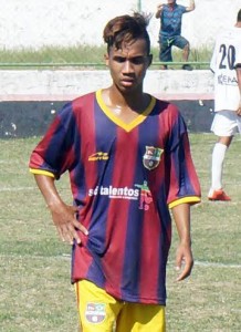 Galo deixou sua marca na rede do São Cristóvão (Foto: Paulo Roberto Rodrigues)