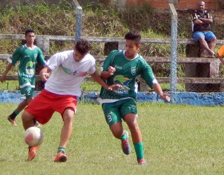 Aprovados! Os 'menudos' da seleção não decepcionaram e ganharam do Verdão de Andrade Araújo (Foto: LDNI/Divulgação)  